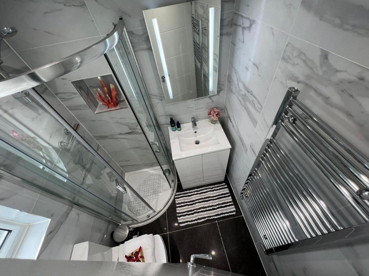 Aisiki Apartments At Stanhope Road, North Finchley, Airconditioned Multiple 2 Or 3-Bedroom, Pet-Friendly Duplex Flats, King Or Twin Beds, Airconditioned & Free Wi-Fi 외부 사진