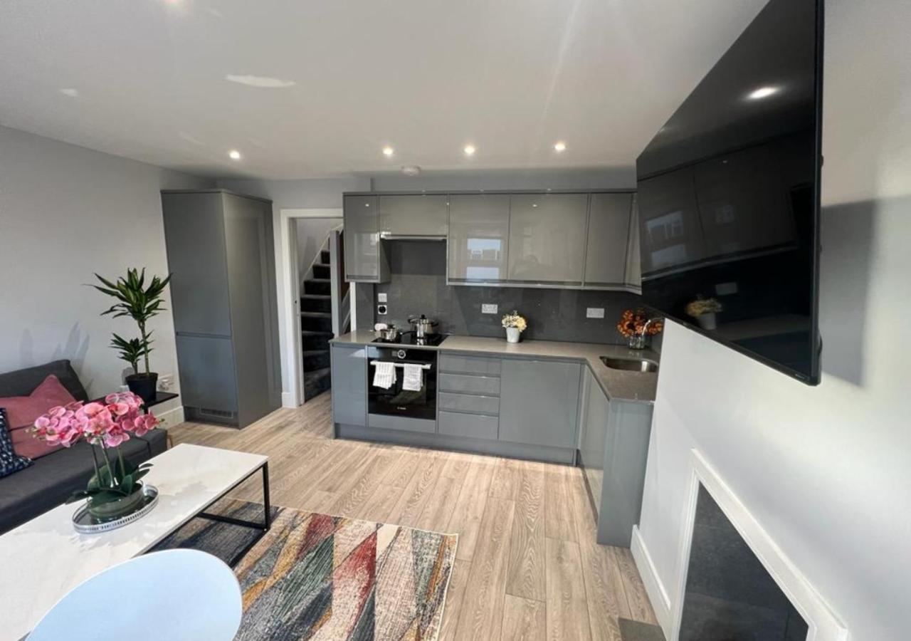 Aisiki Apartments At Stanhope Road, North Finchley, Airconditioned Multiple 2 Or 3-Bedroom, Pet-Friendly Duplex Flats, King Or Twin Beds, Airconditioned & Free Wi-Fi 외부 사진