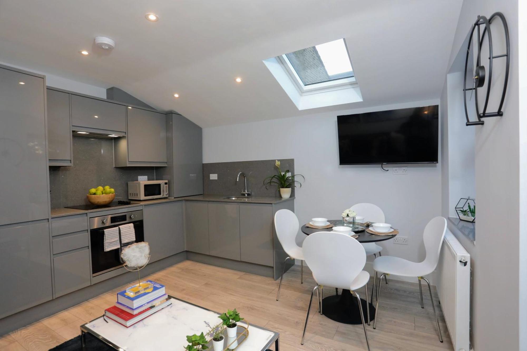Aisiki Apartments At Stanhope Road, North Finchley, Airconditioned Multiple 2 Or 3-Bedroom, Pet-Friendly Duplex Flats, King Or Twin Beds, Airconditioned & Free Wi-Fi 외부 사진