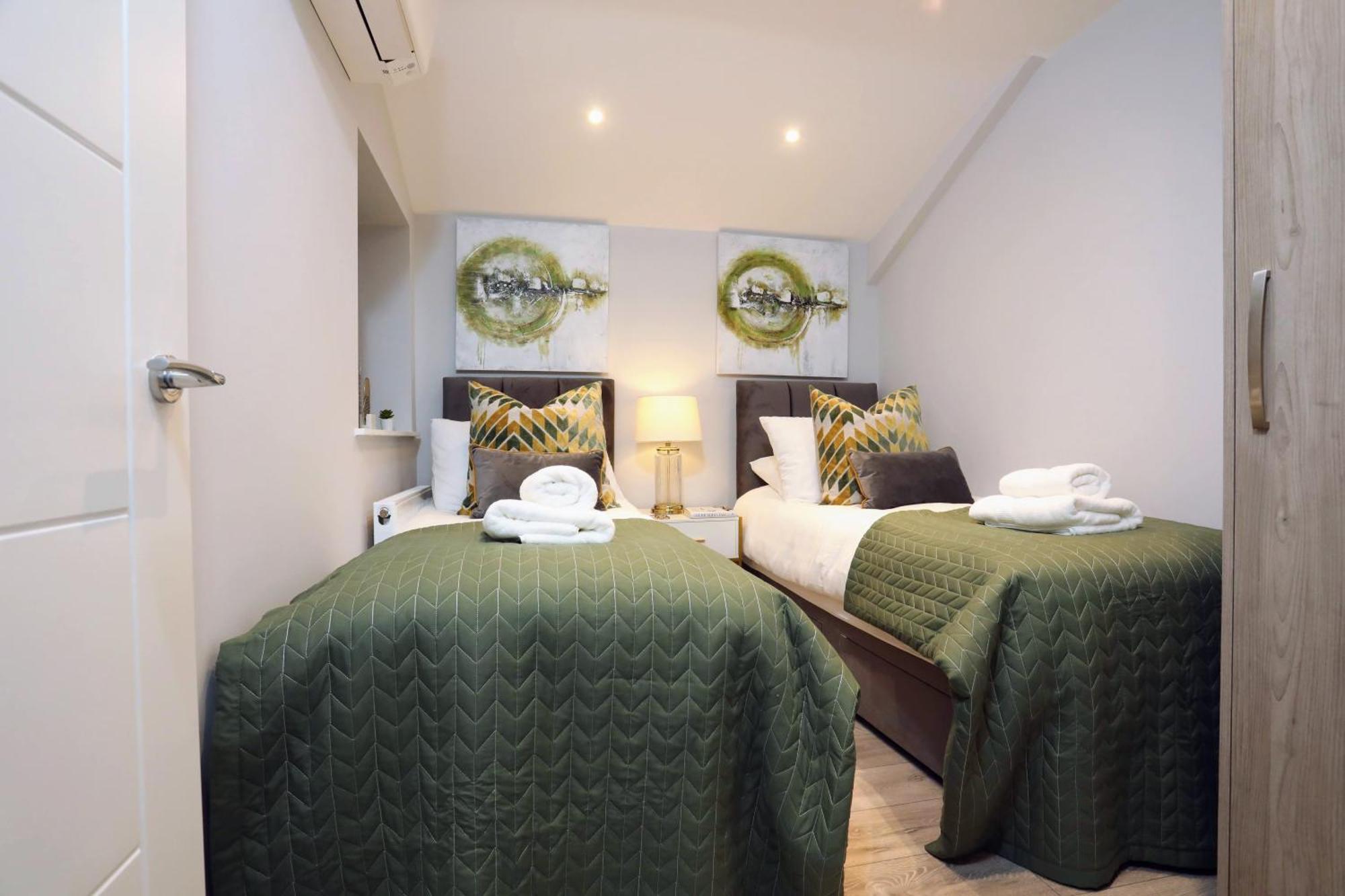 Aisiki Apartments At Stanhope Road, North Finchley, Airconditioned Multiple 2 Or 3-Bedroom, Pet-Friendly Duplex Flats, King Or Twin Beds, Airconditioned & Free Wi-Fi 외부 사진