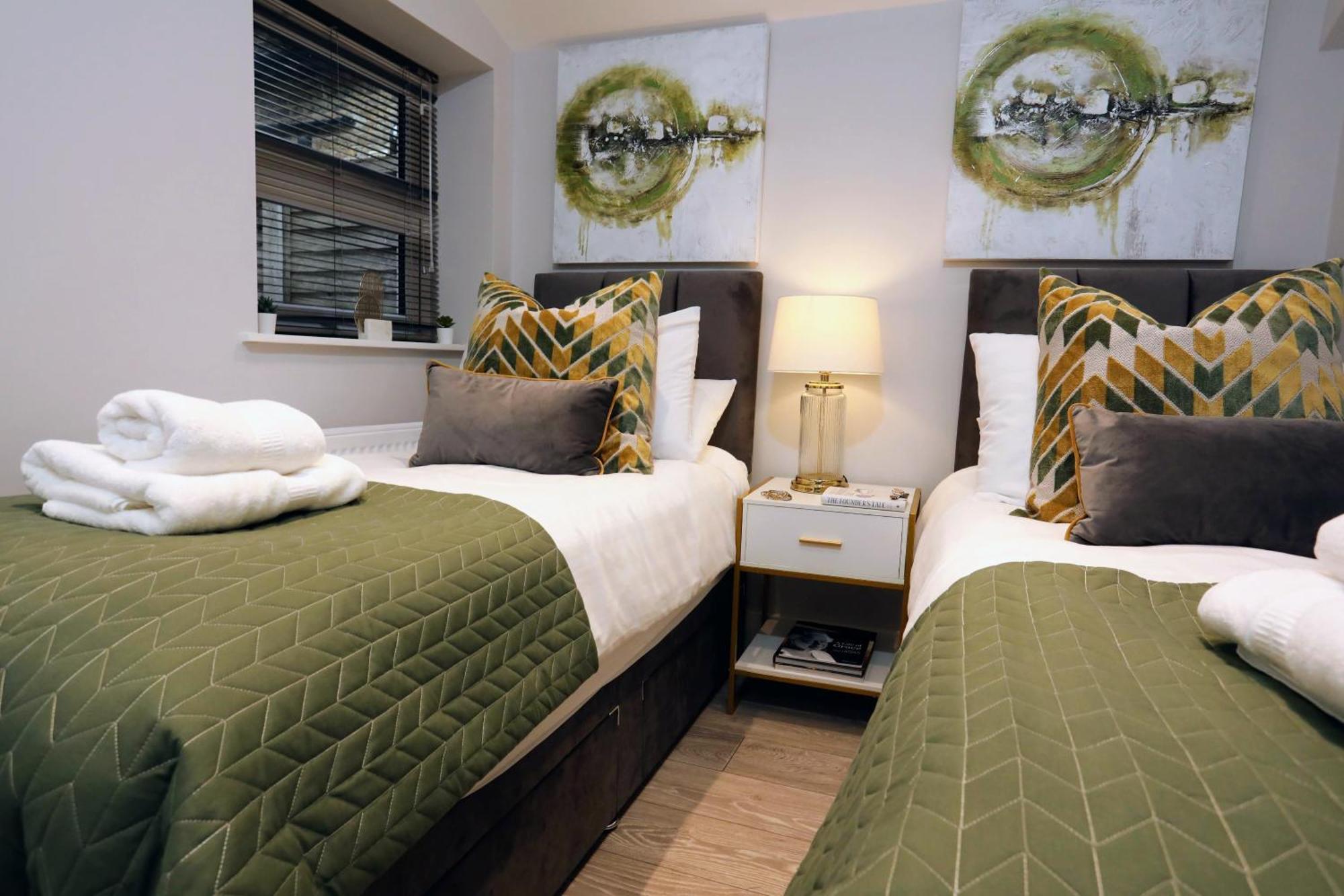 Aisiki Apartments At Stanhope Road, North Finchley, Airconditioned Multiple 2 Or 3-Bedroom, Pet-Friendly Duplex Flats, King Or Twin Beds, Airconditioned & Free Wi-Fi 외부 사진