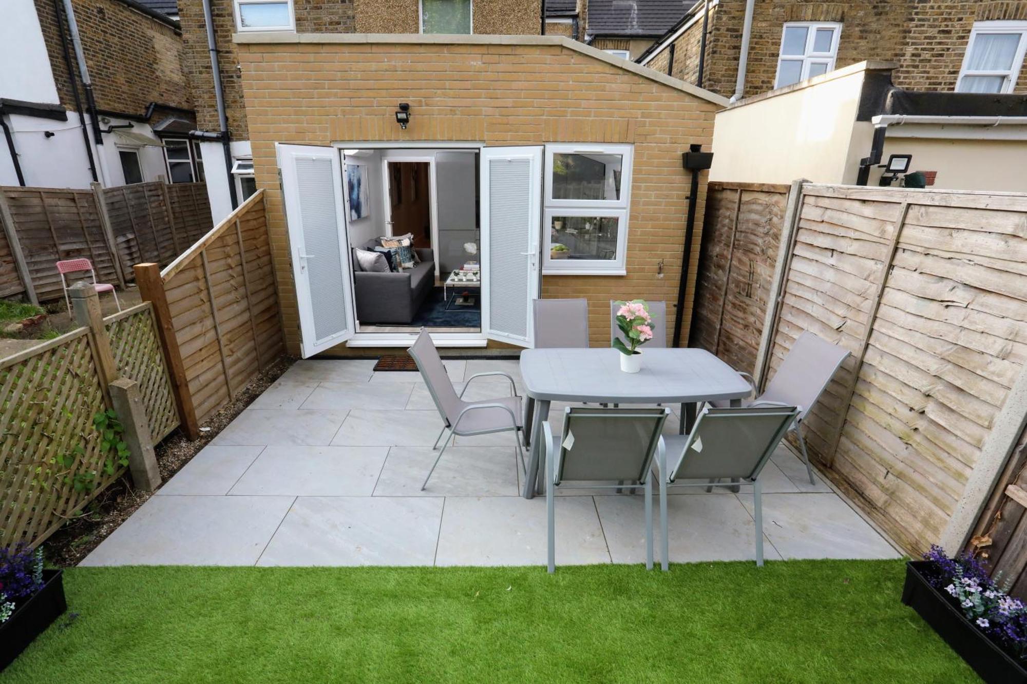 Aisiki Apartments At Stanhope Road, North Finchley, Airconditioned Multiple 2 Or 3-Bedroom, Pet-Friendly Duplex Flats, King Or Twin Beds, Airconditioned & Free Wi-Fi 외부 사진